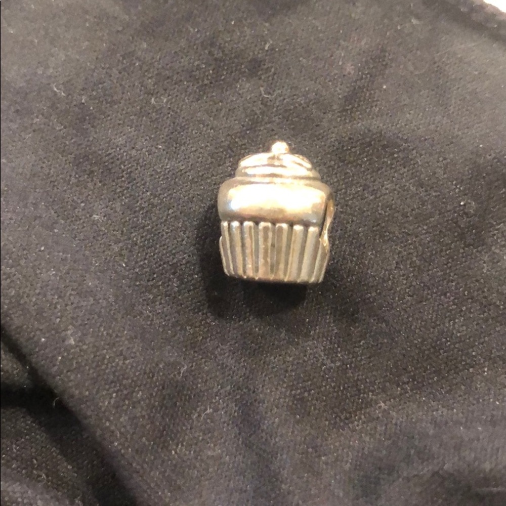 Pandora cupcake charm